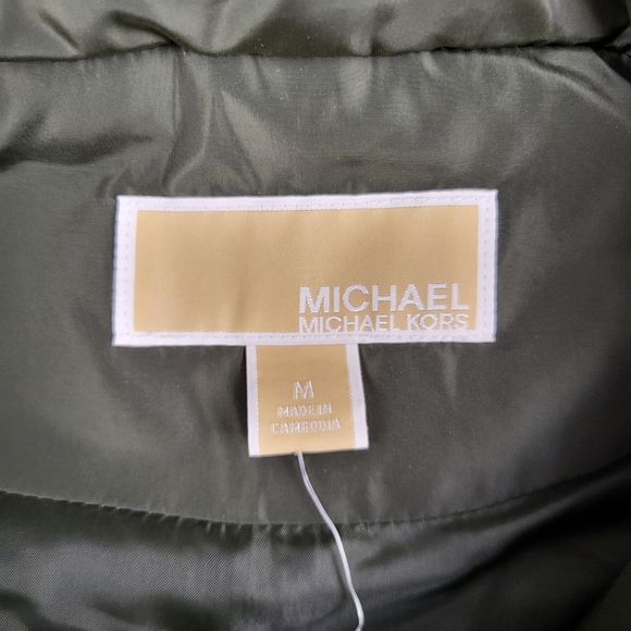 Michael Kors Women's Green Puffer Vest Medium NWT Lightweight MSRP $125 - Picture 6 of 12